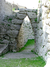 Arpino - Mura ciclopiche e passaggio